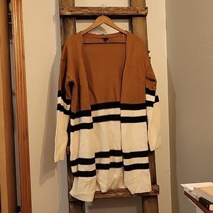 Daytrip cardigan black and white striped/ brown